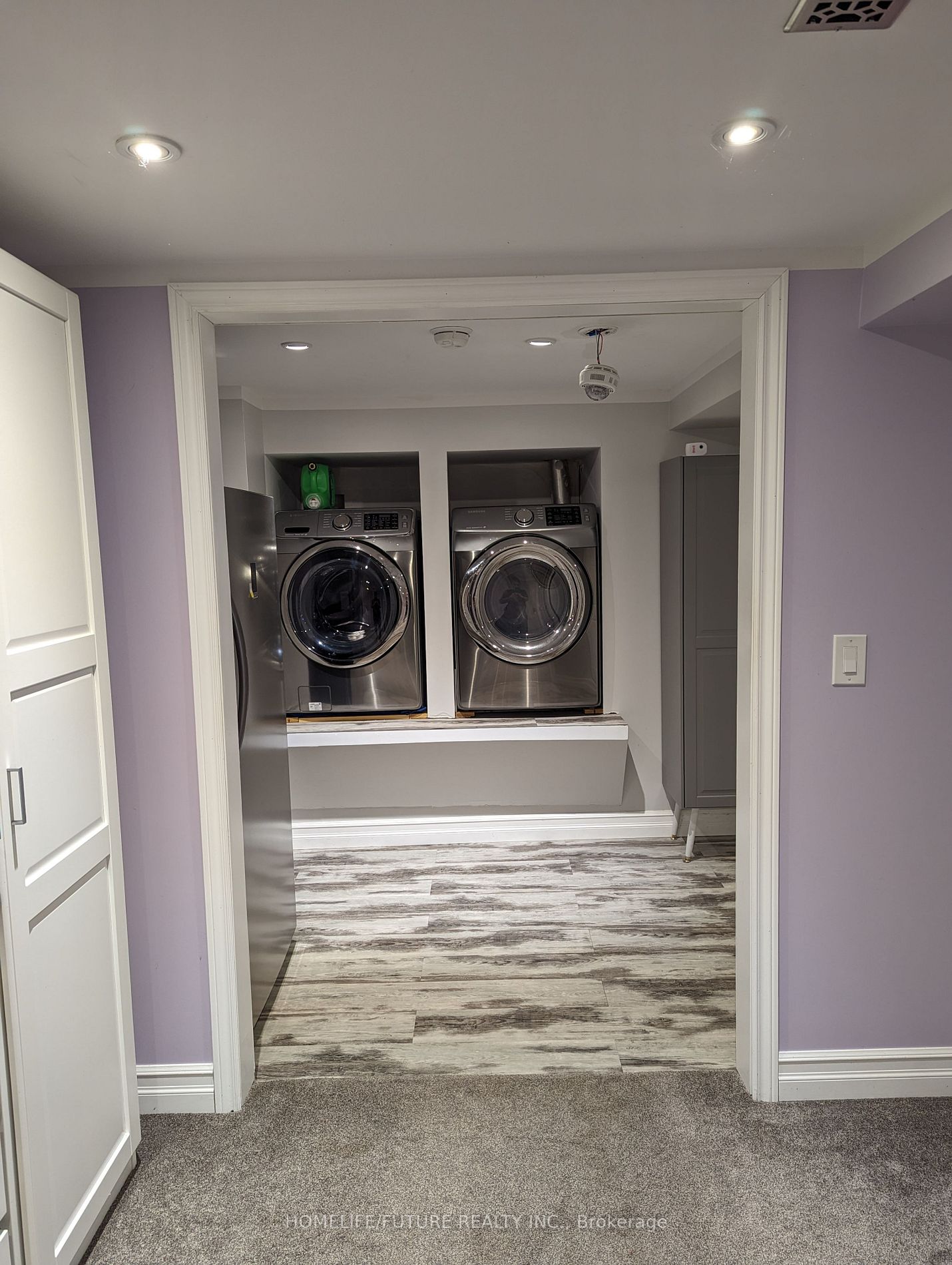 75 Bronte Cres