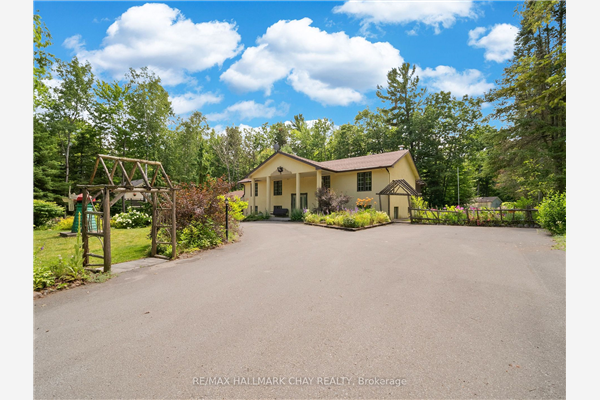 84 Nicole Blvd, Tiny