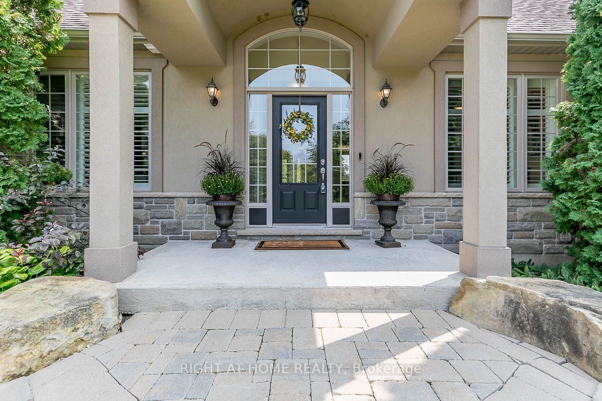 25 Red Oak Crescent