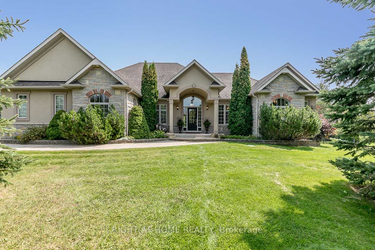 25 Red Oak Crescent