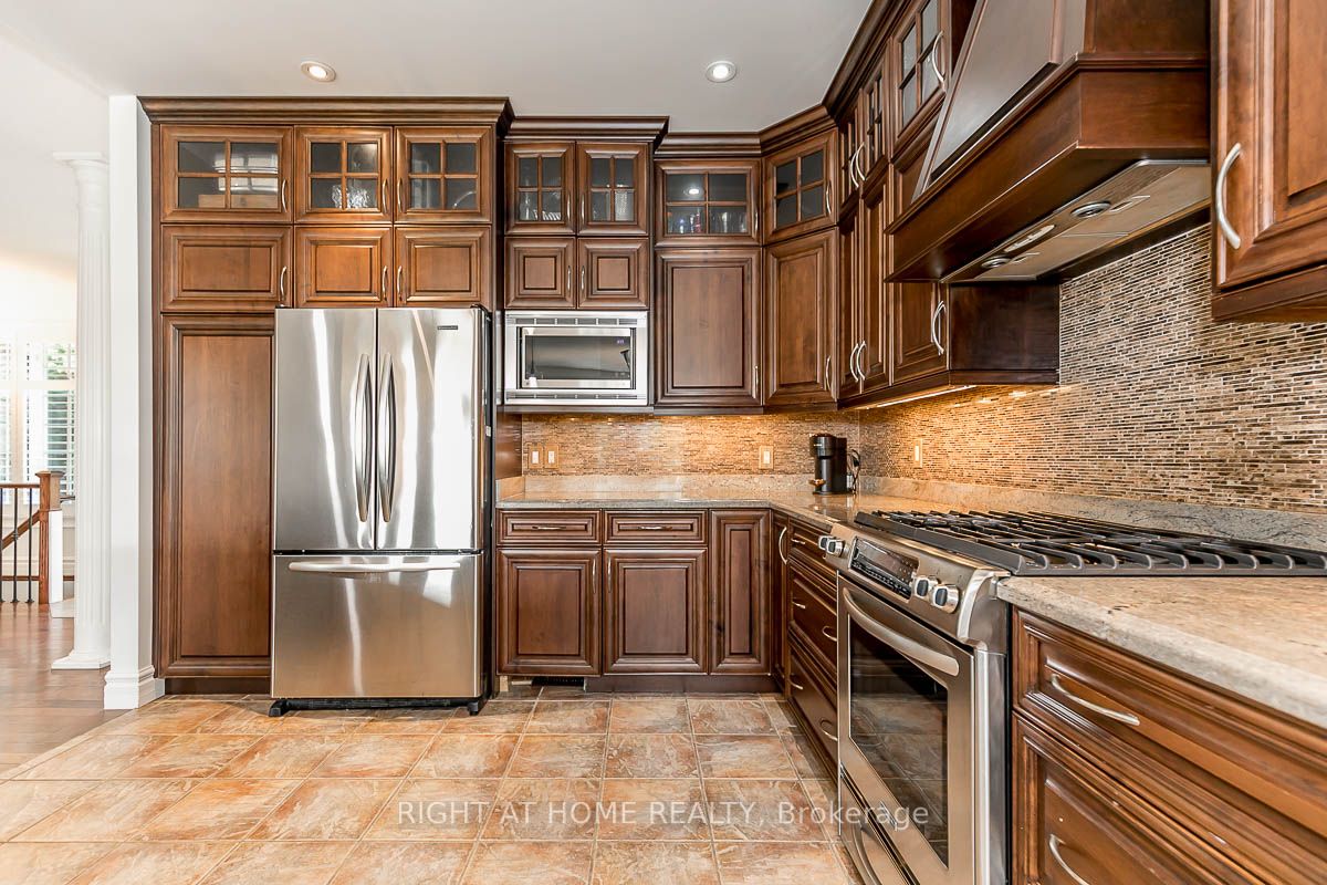 25 Red Oak Crescent