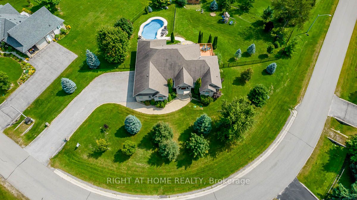 25 Red Oak Crescent
