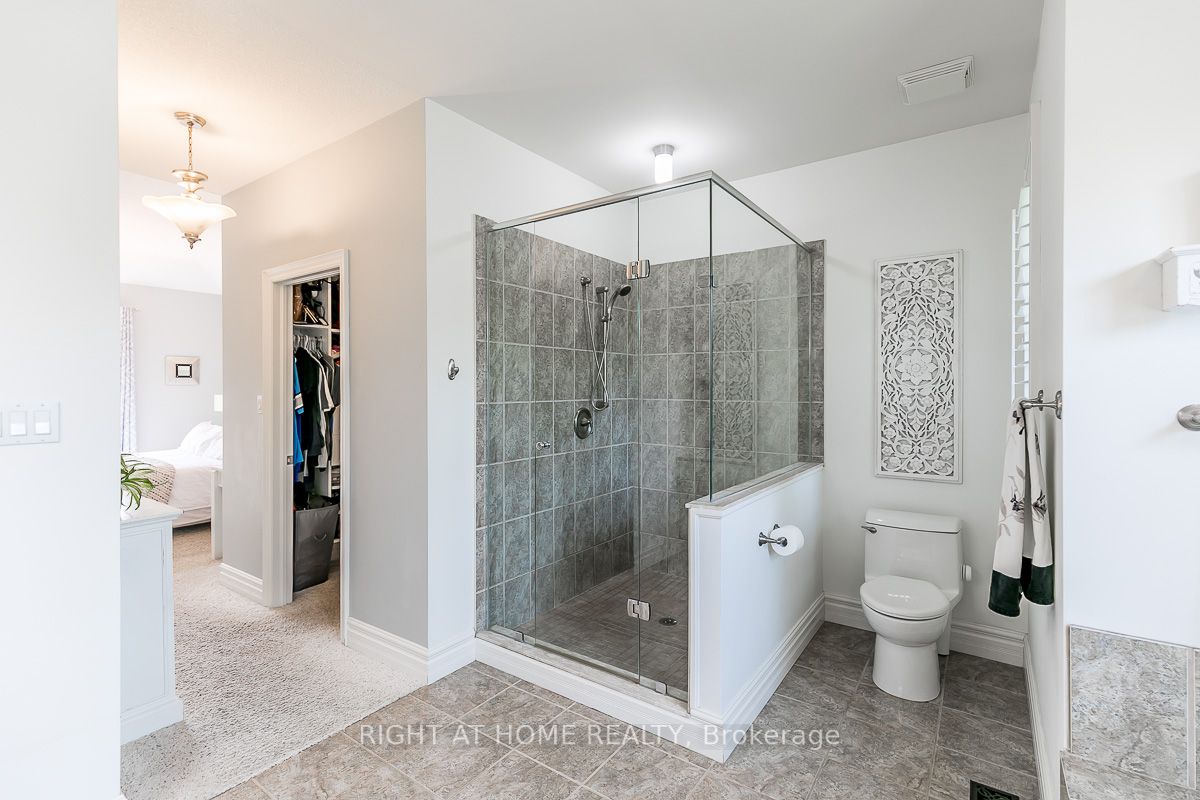 25 Red Oak Crescent