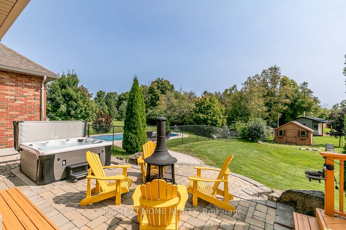 25 Red Oak Crescent