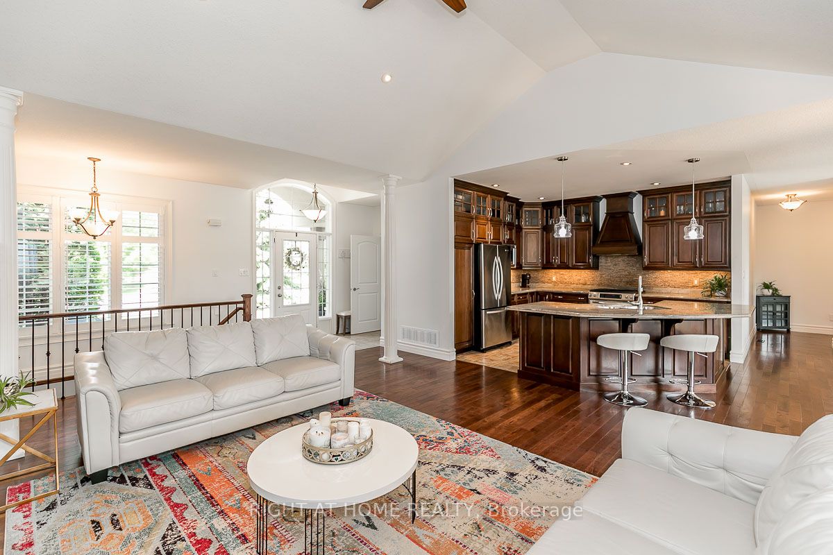 25 Red Oak Crescent