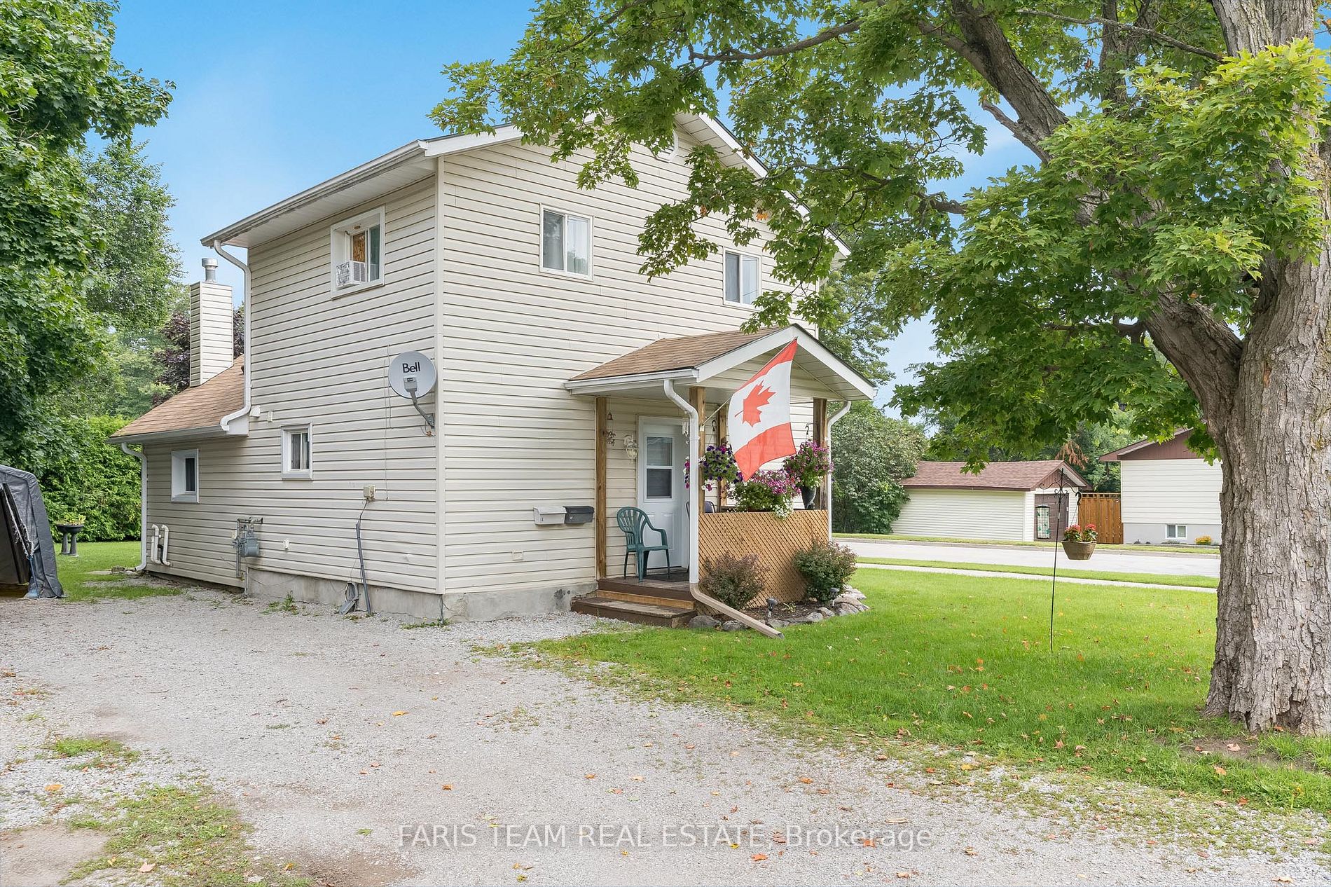 386 Mary St