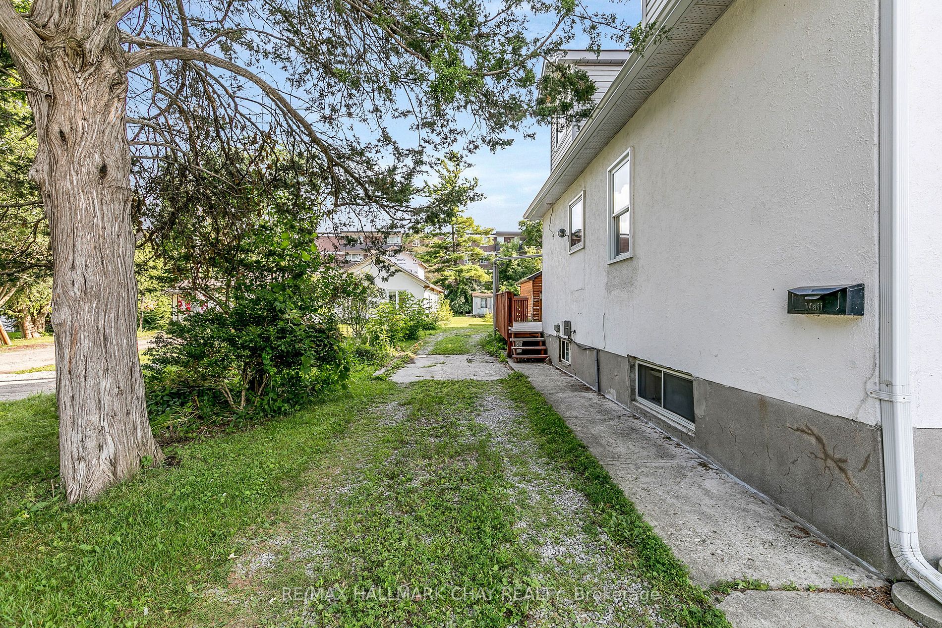 114 Burton Ave