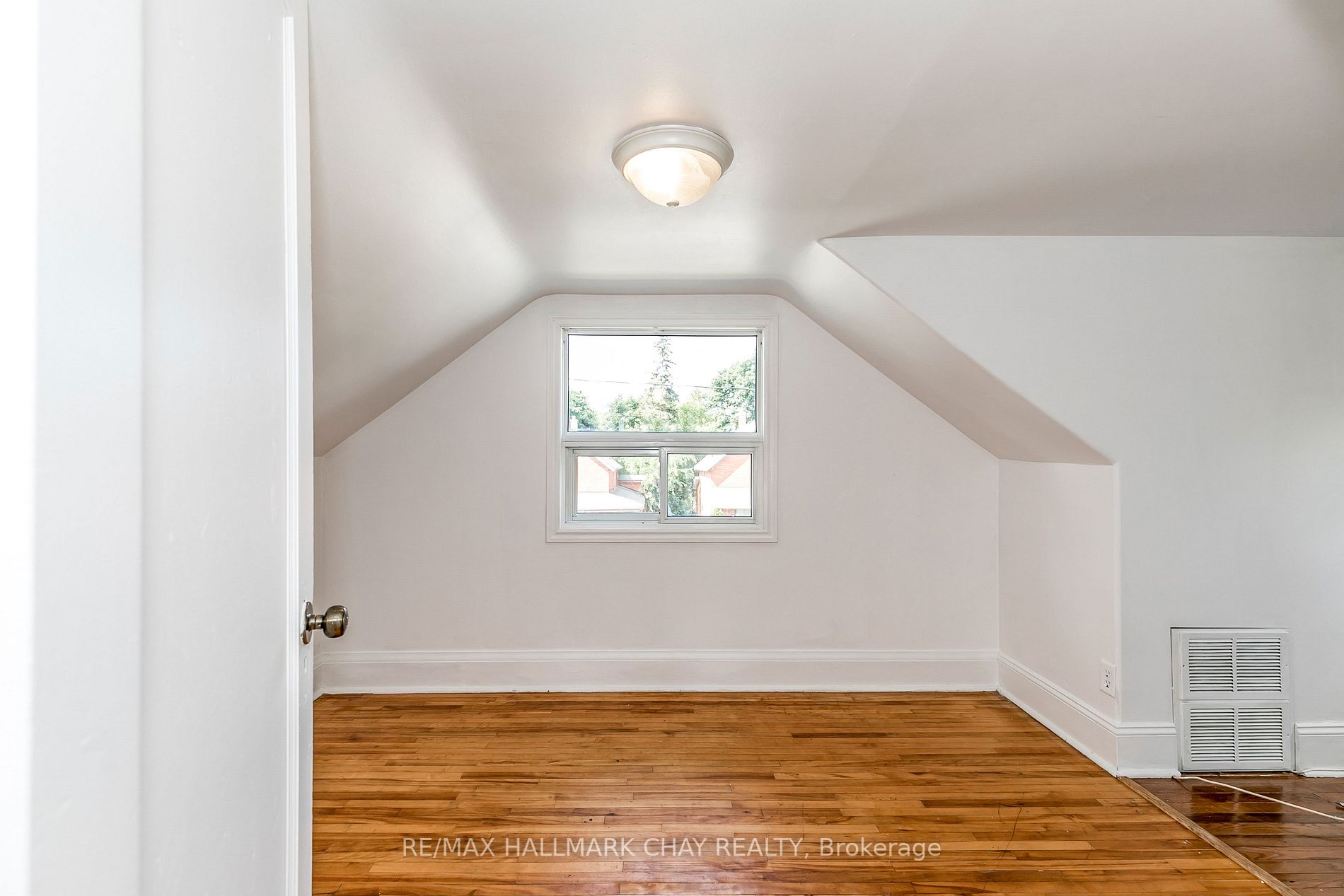 114 Burton Ave