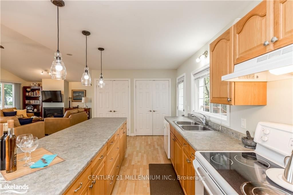 Listing S6791906 - Large Photo # 17