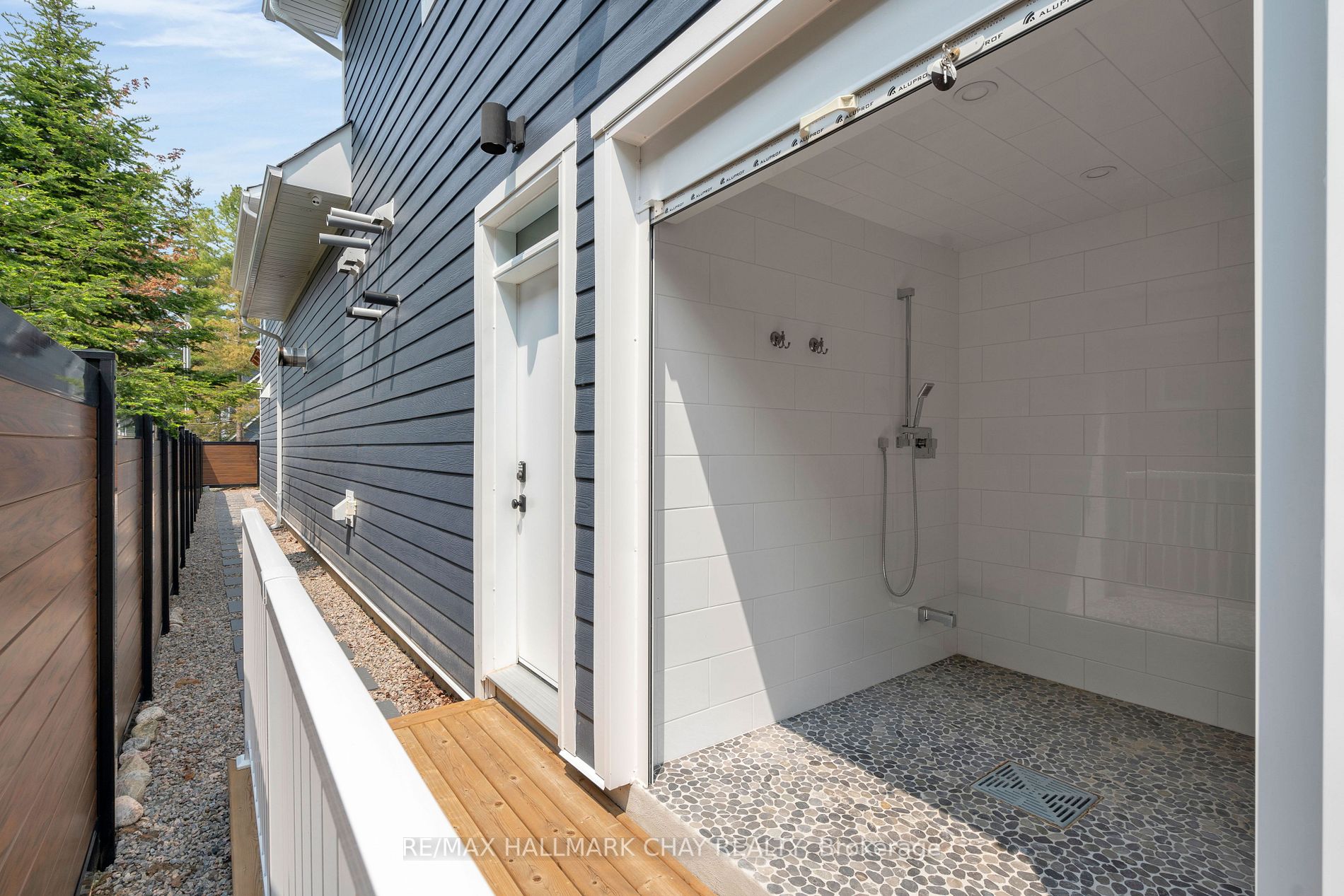 395 Eastdale Drive