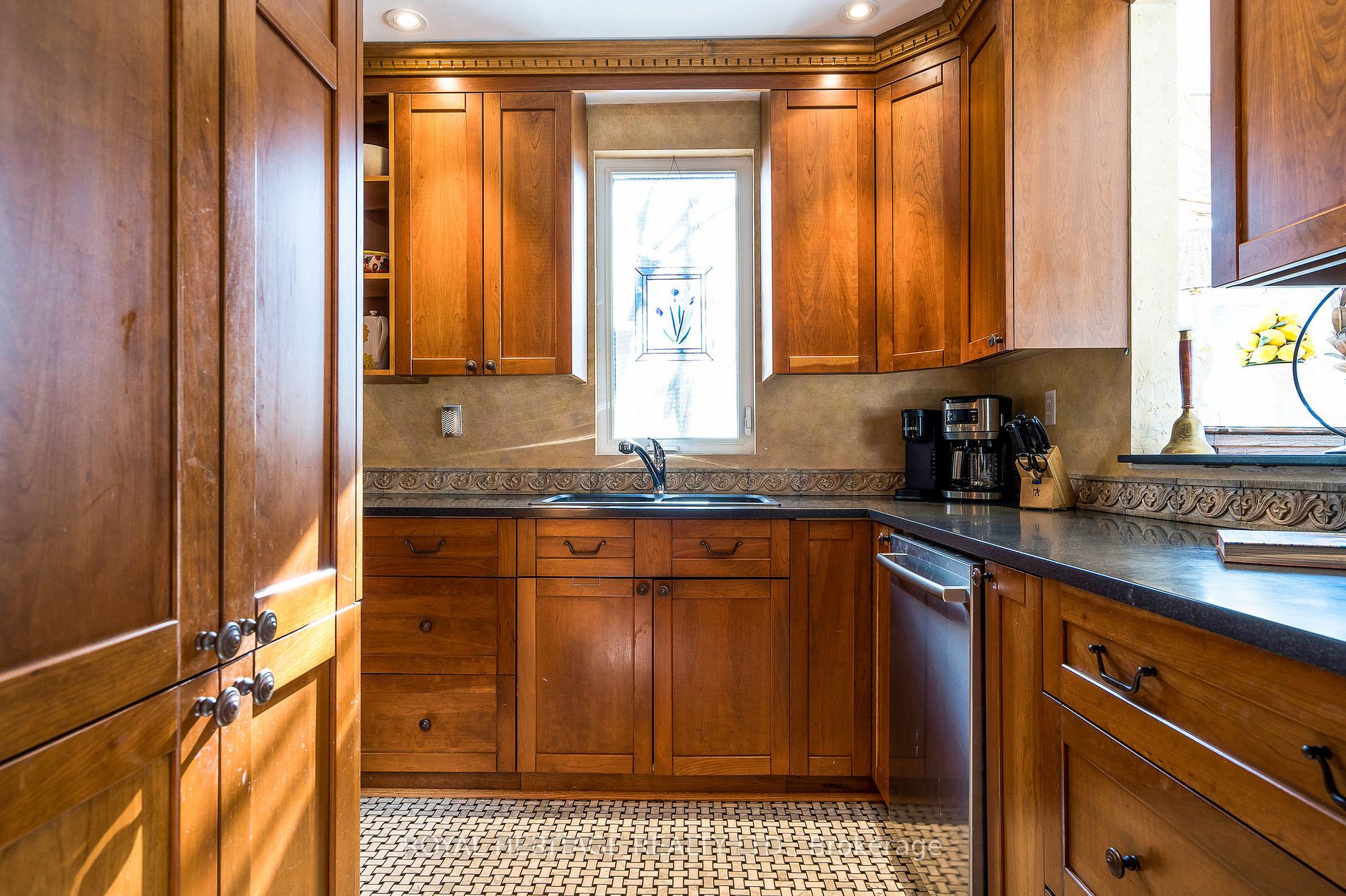 Listing S6794528 - Large Photo # 14