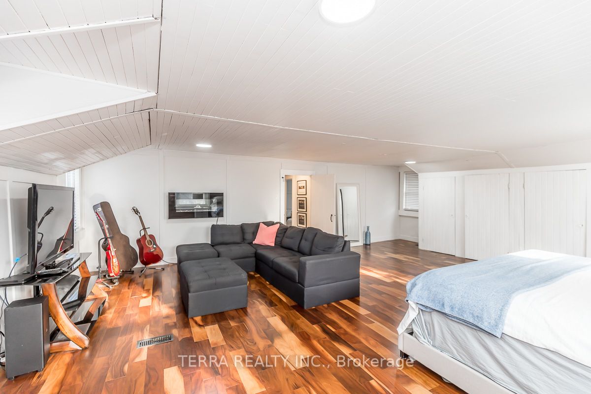 1007 Range Rd