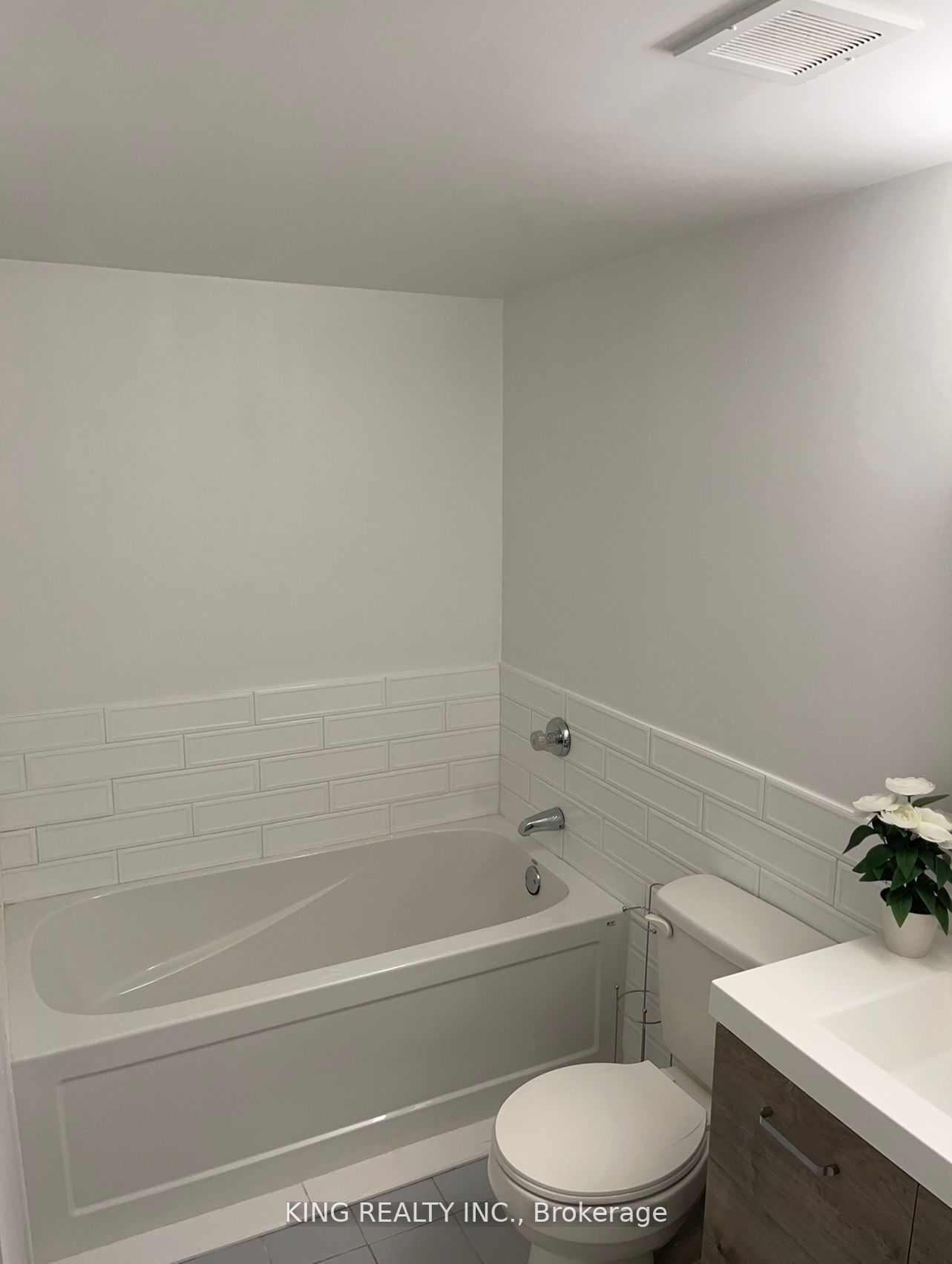 75 Ellen Street, #904