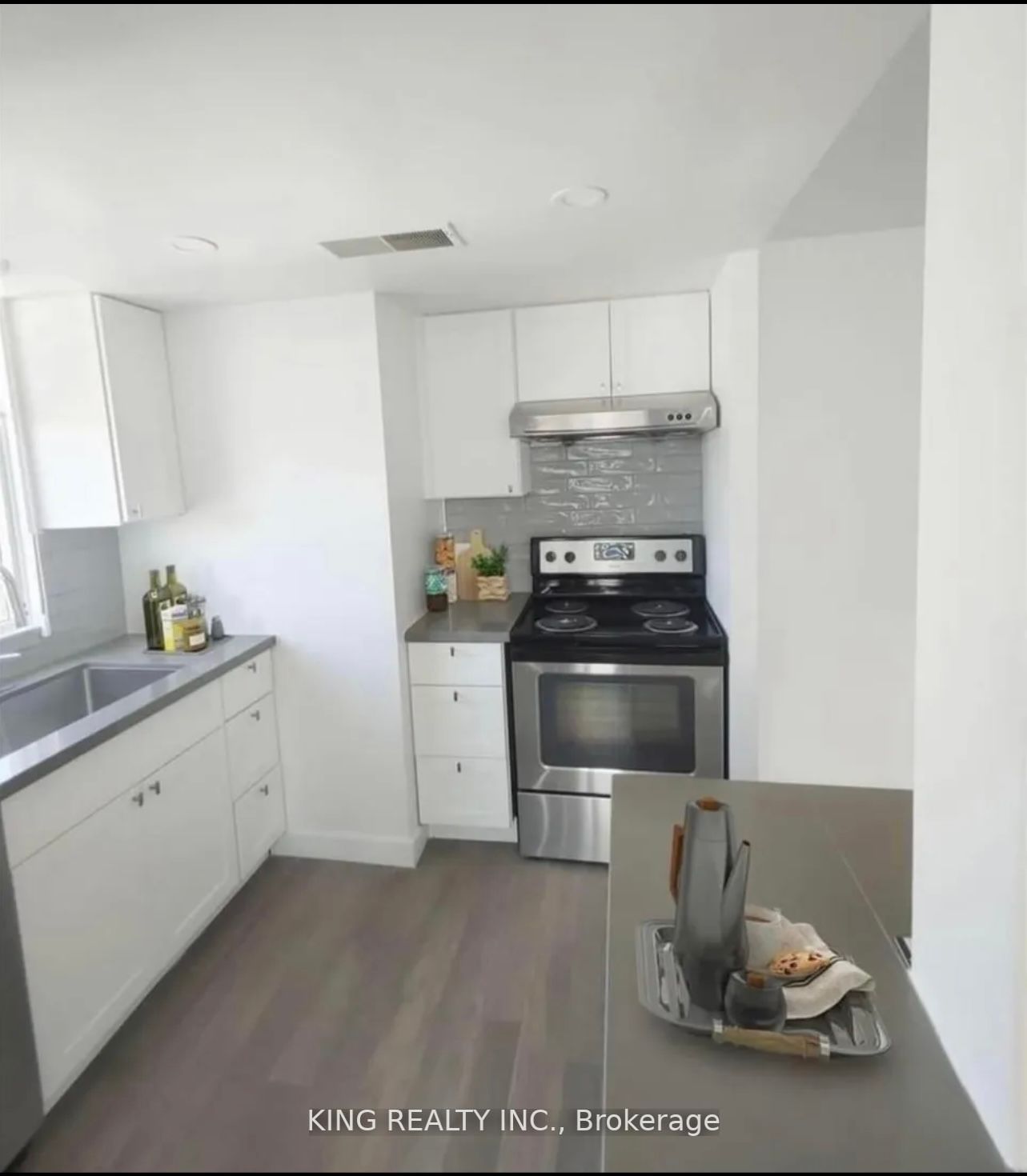 75 Ellen Street, #904
