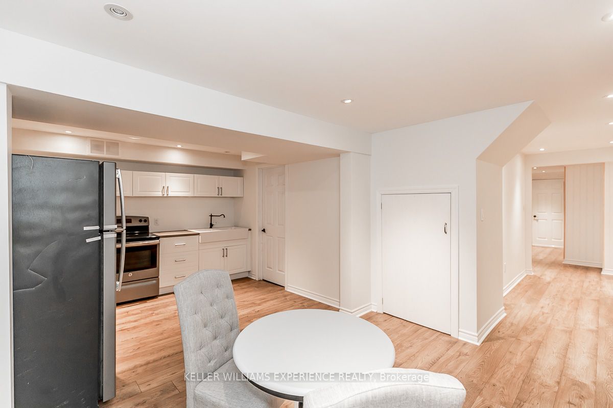 33 Glen Oak Crt