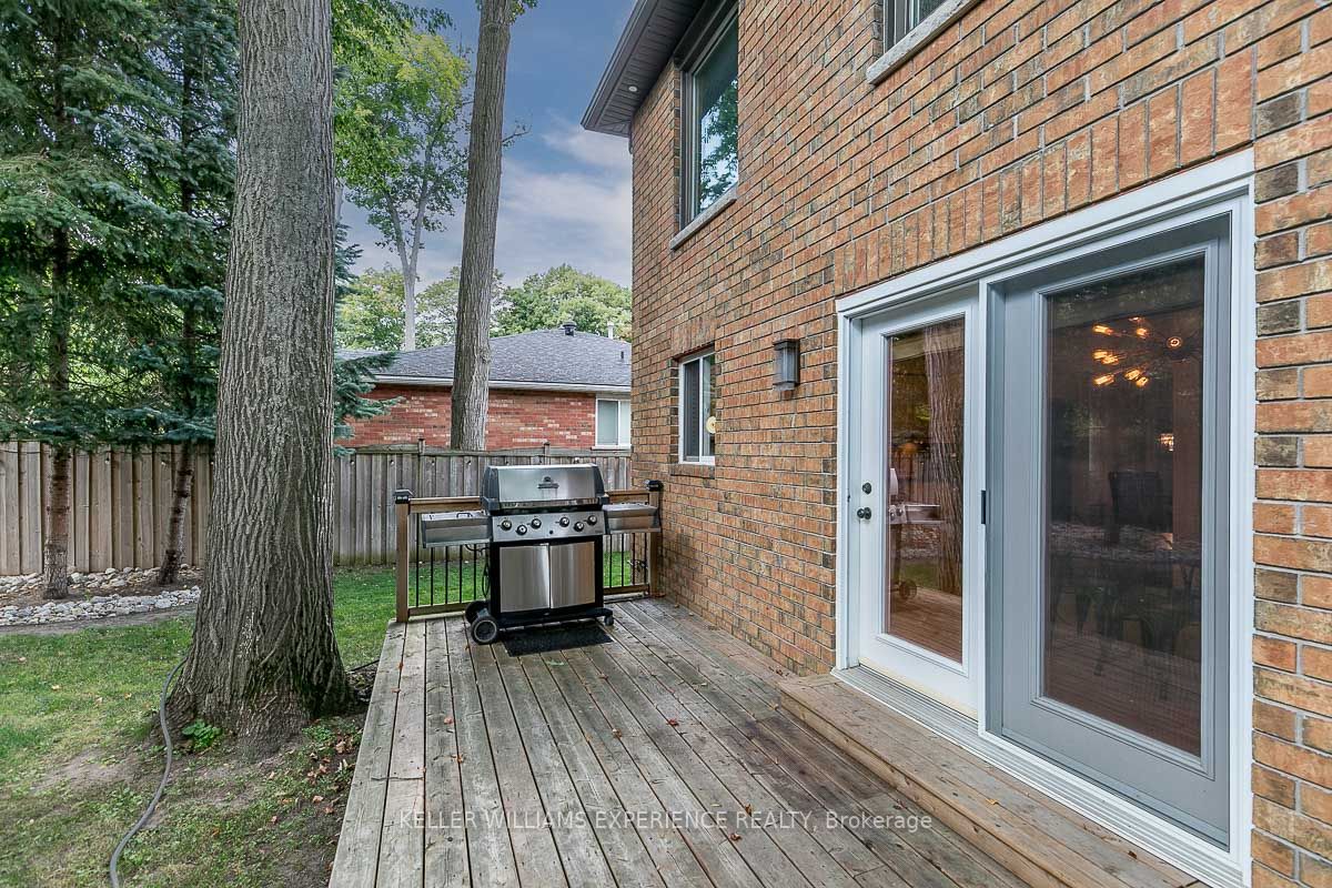 33 Glen Oak Crt