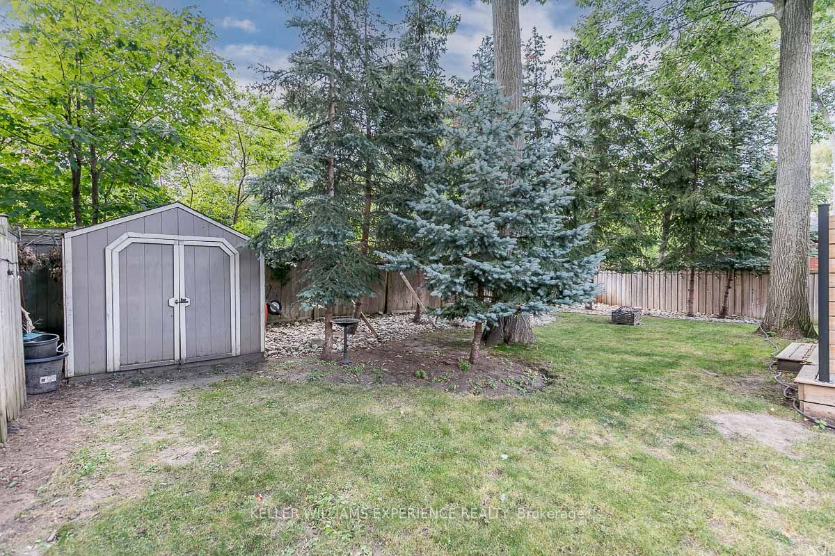 33 Glen Oak Crt