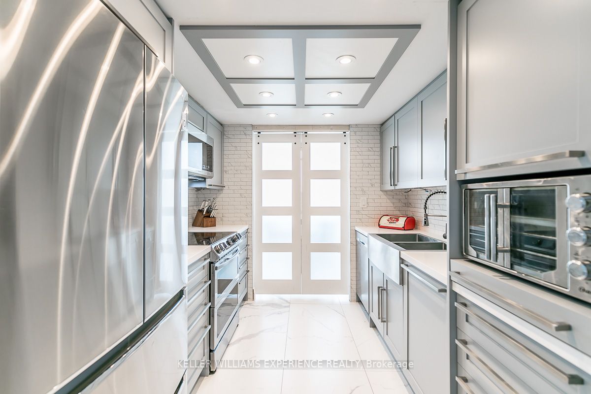 65 Ellen St, #1208