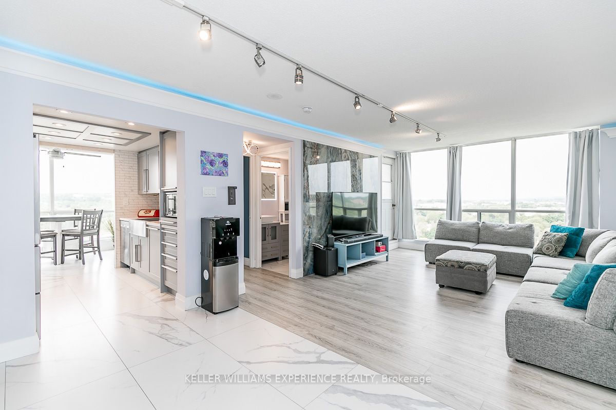 65 Ellen St, #1208
