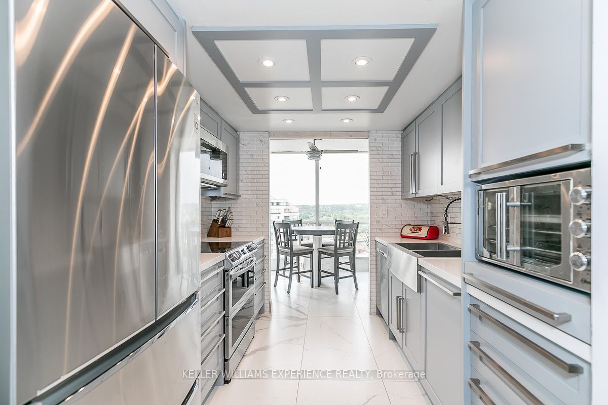 65 Ellen St, #1208