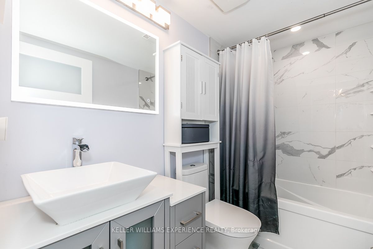 65 Ellen St, #1208