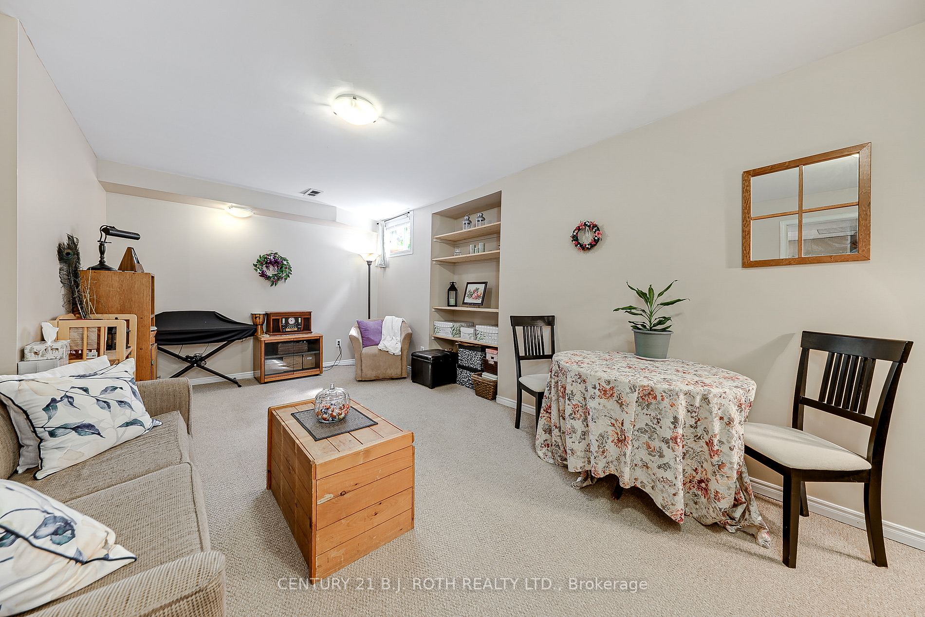 5 Richler Cres