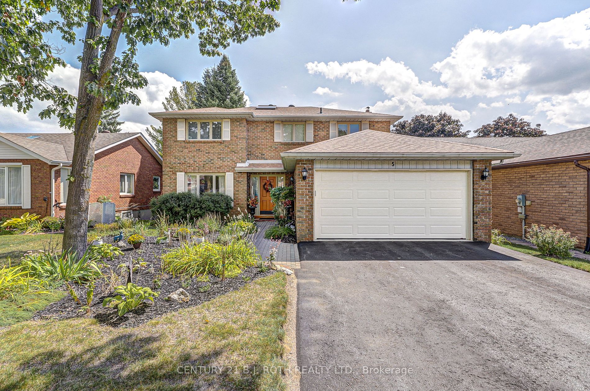 5 Richler Cres