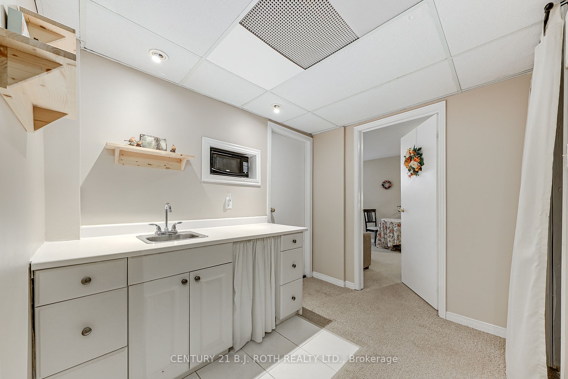 5 Richler Cres