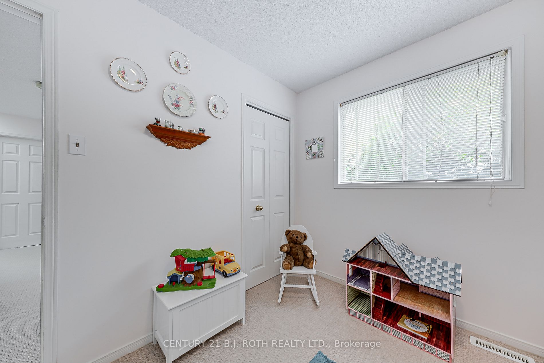 5 Richler Cres