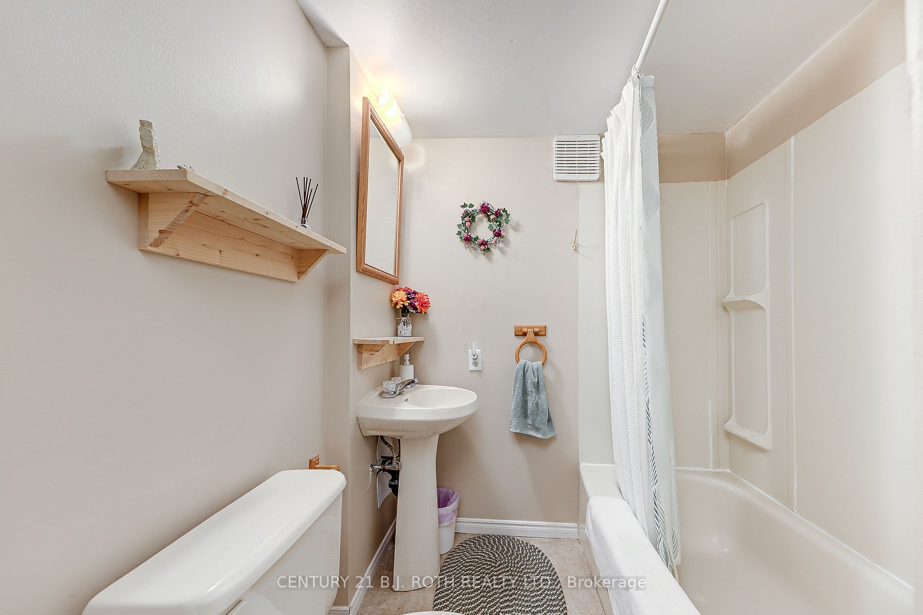 5 Richler Cres