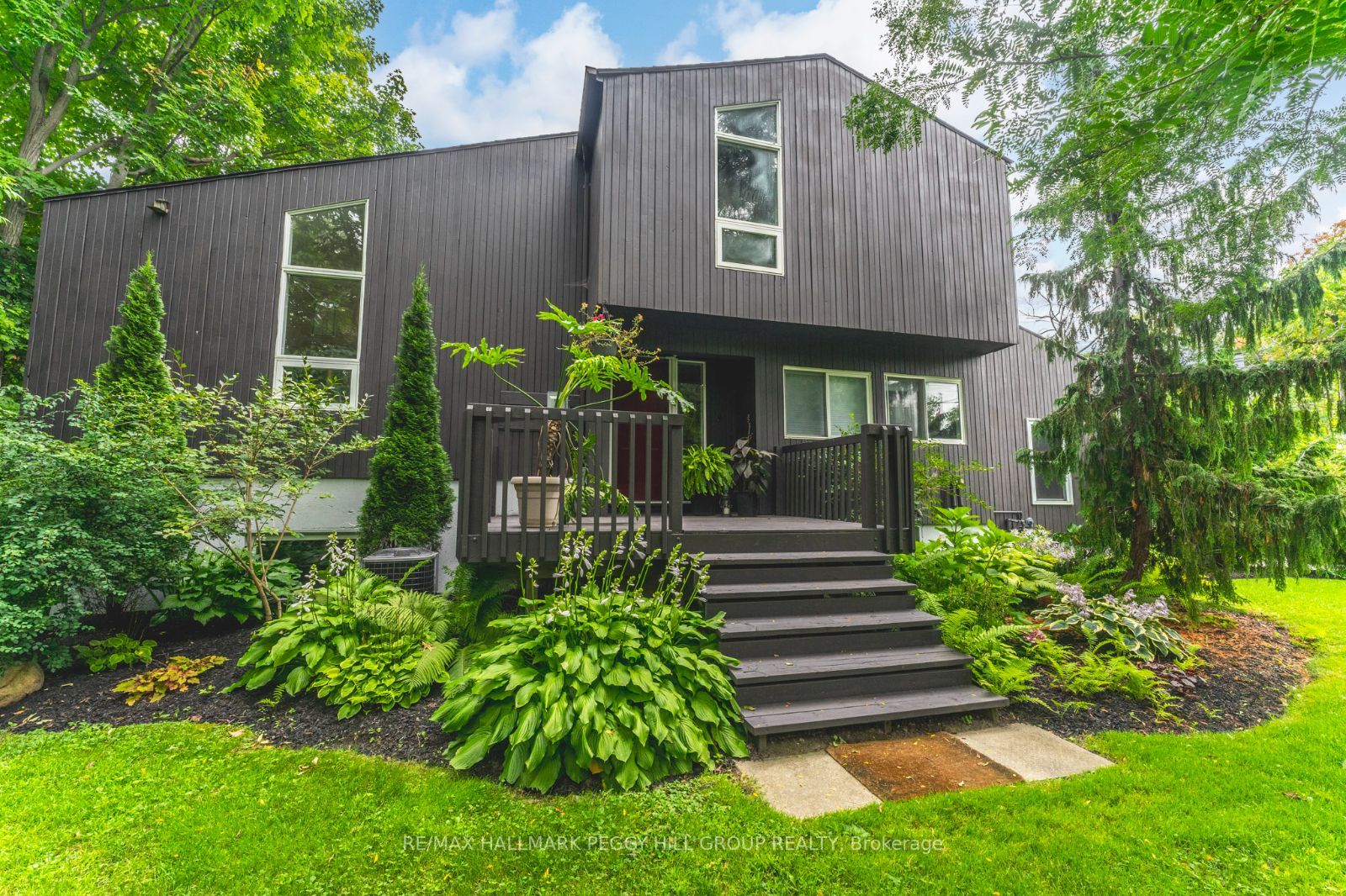 47 Shoreline Dr