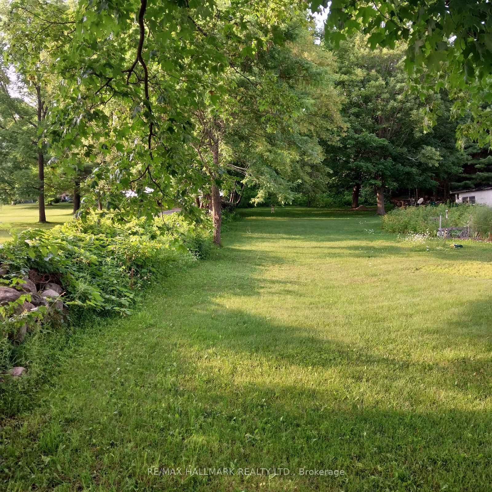 70 Moonstone Rd E