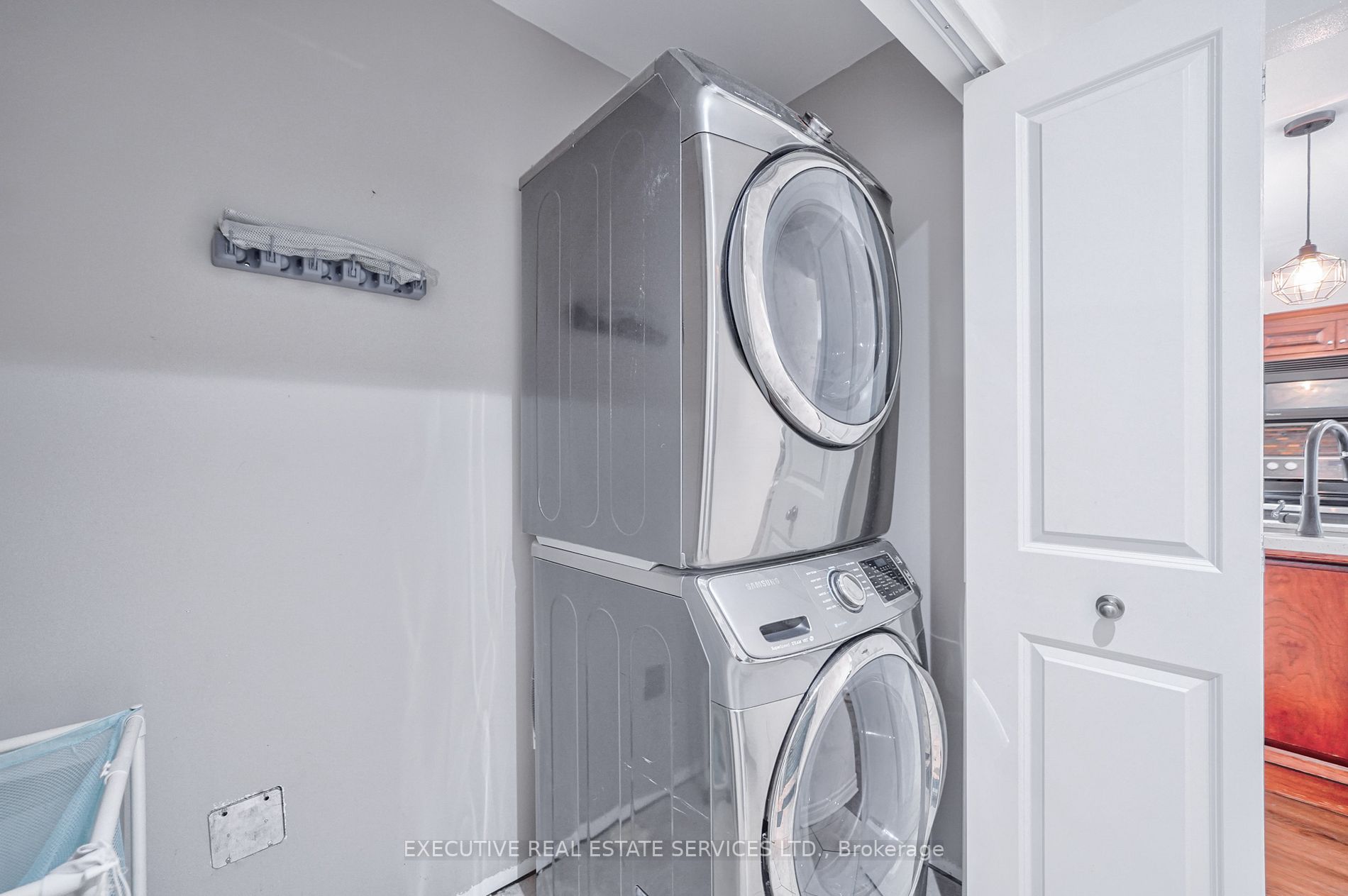Listing S6798530 - Large Photo # 12