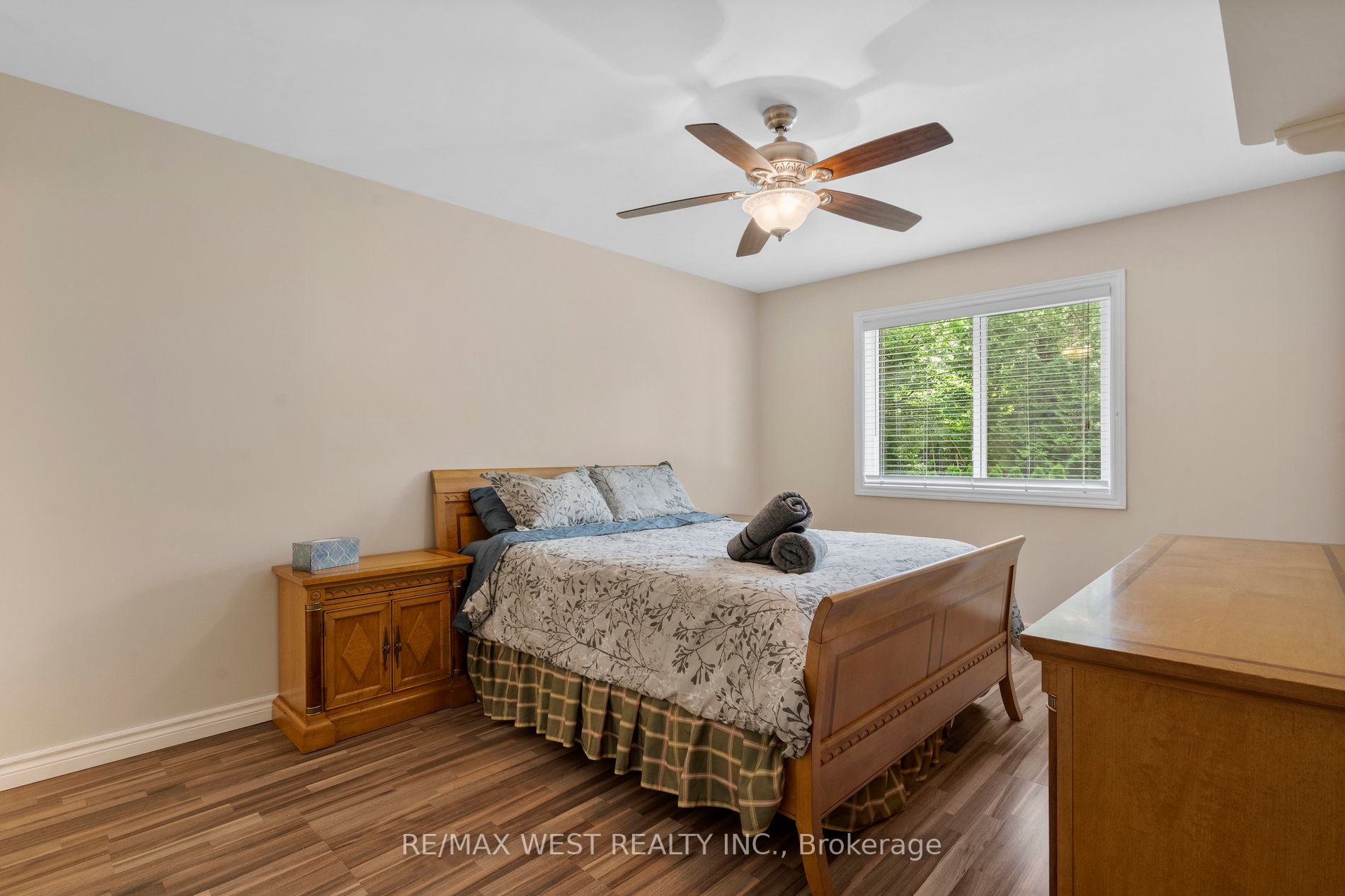 Listing S6799040 - Large Photo # 15