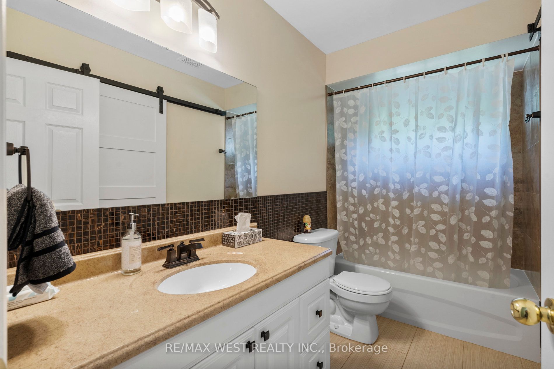 Listing S6799040 - Large Photo # 14
