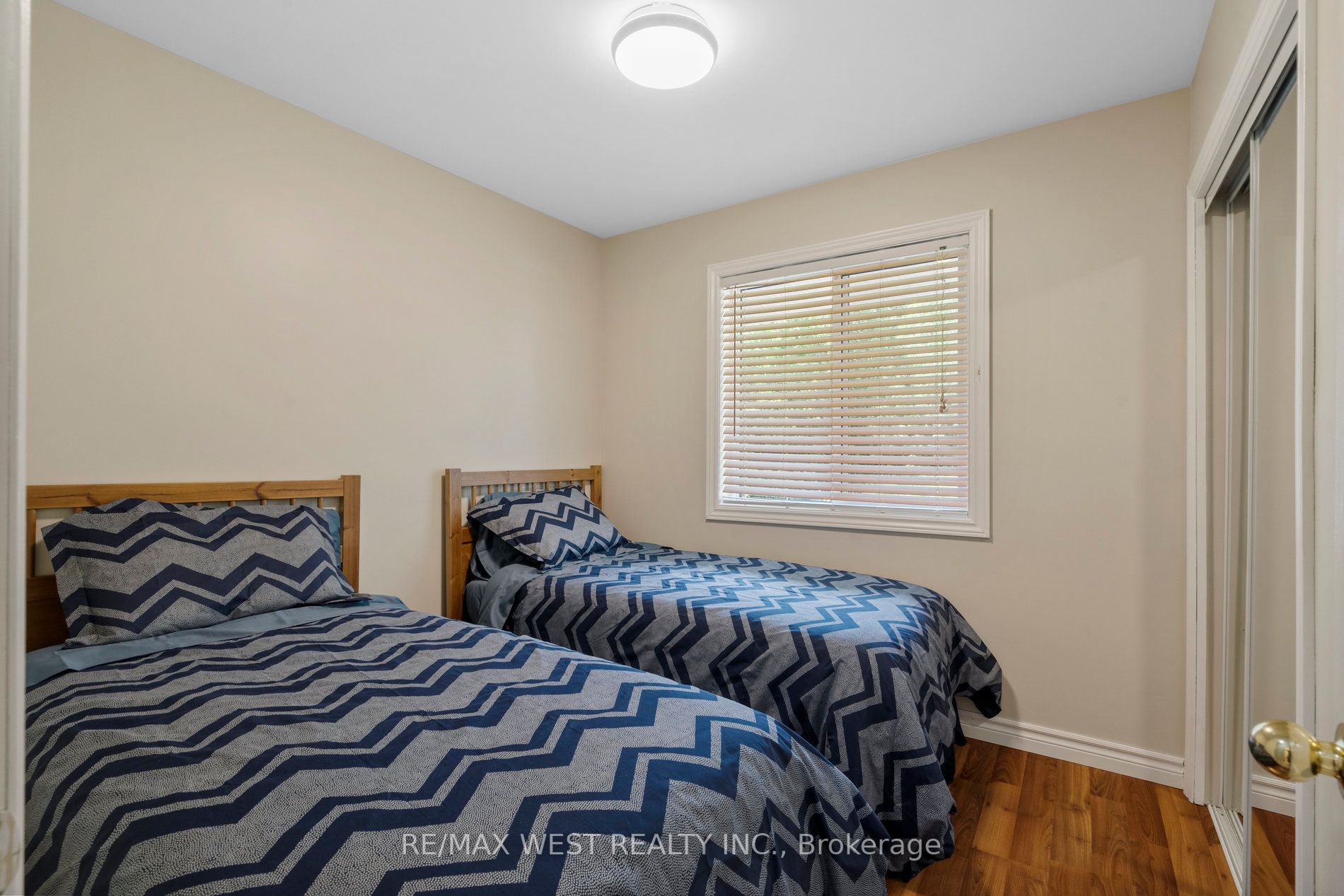 Listing S6799040 - Large Photo # 13