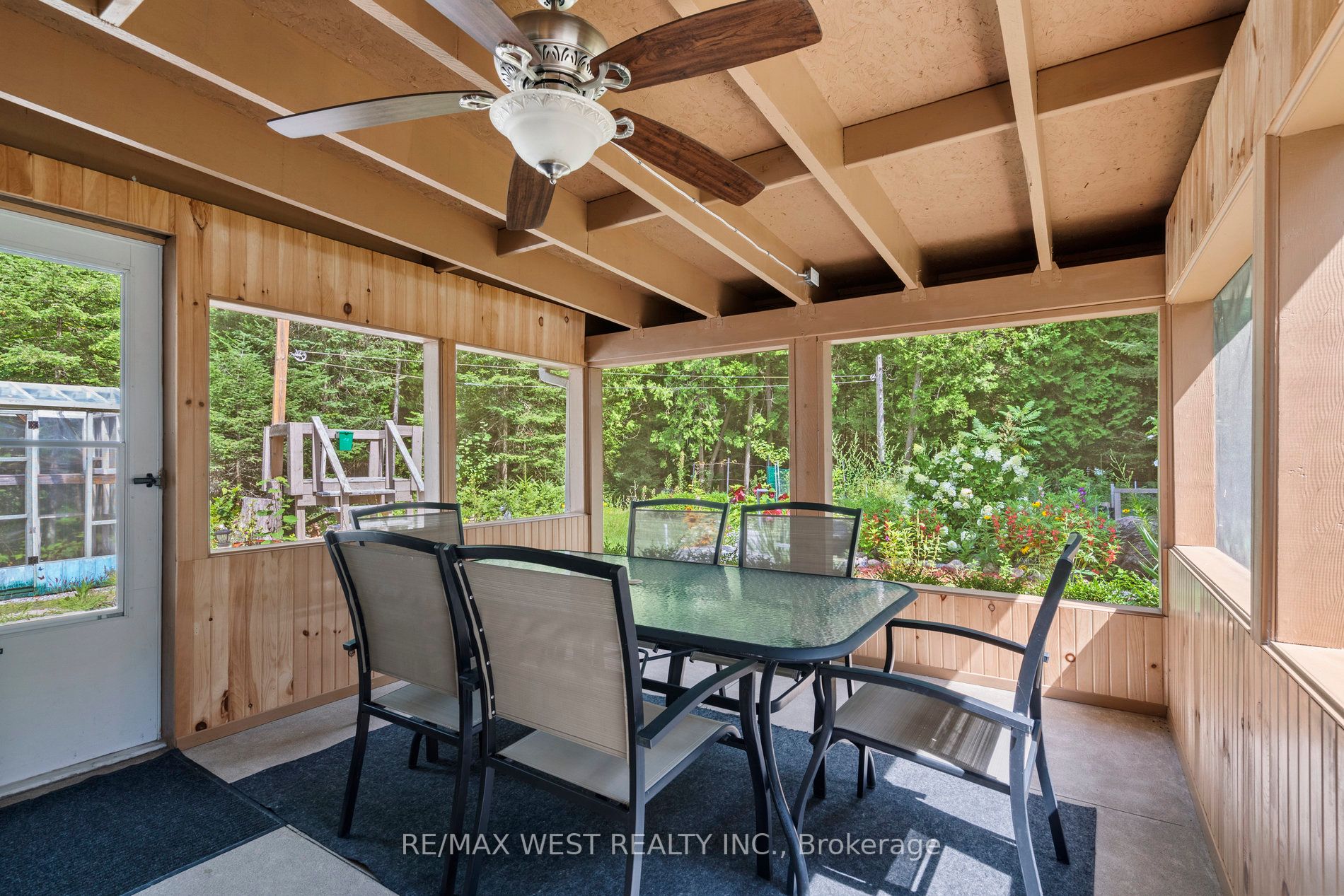 Listing S6799040 - Large Photo # 12