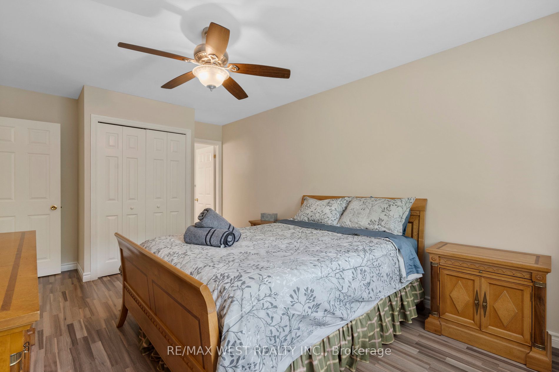 Listing S6799040 - Large Photo # 16