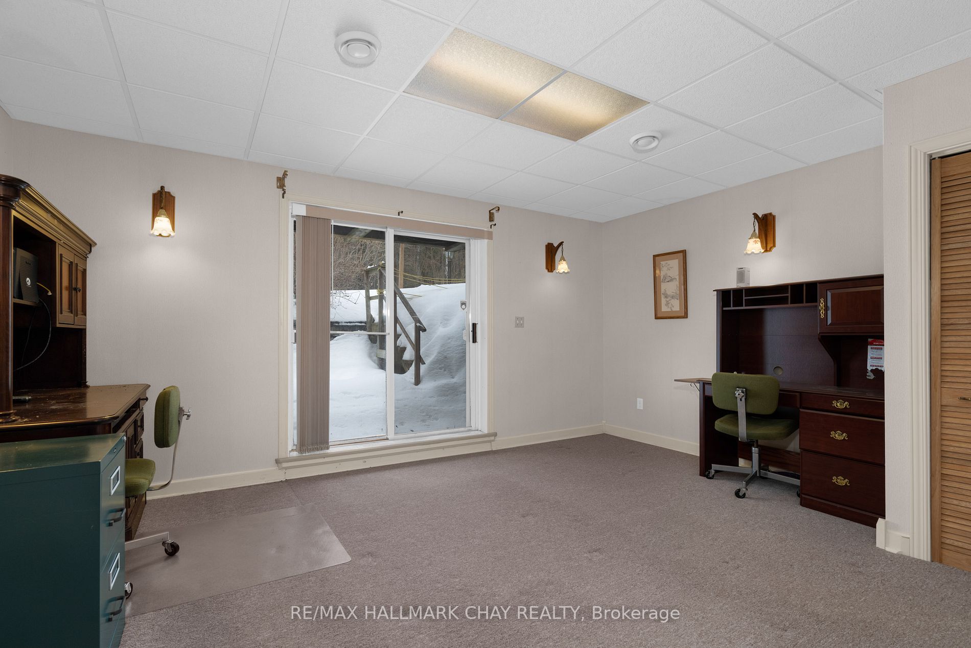 712 Mt St Louis Rd W