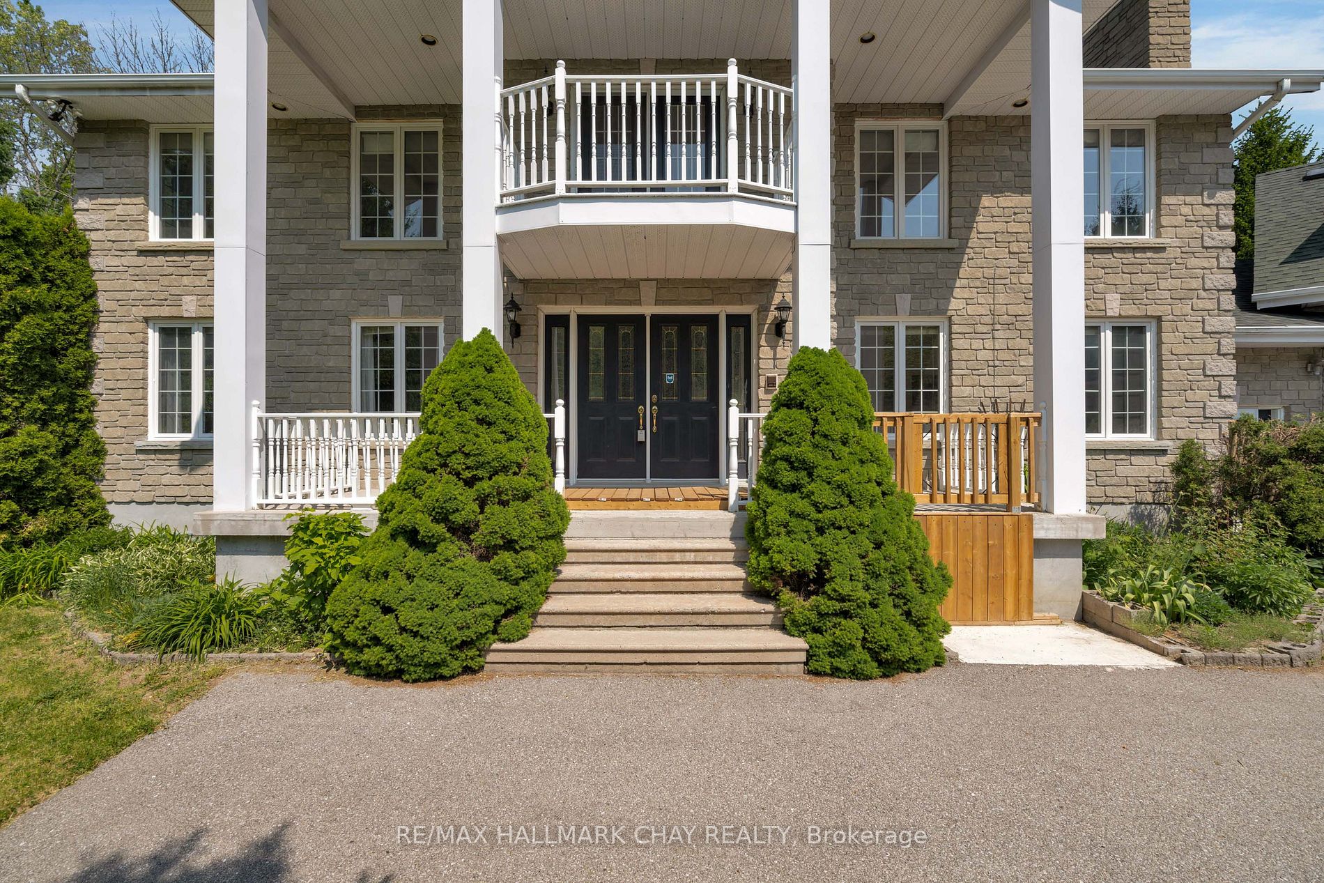712 Mt St Louis Rd W
