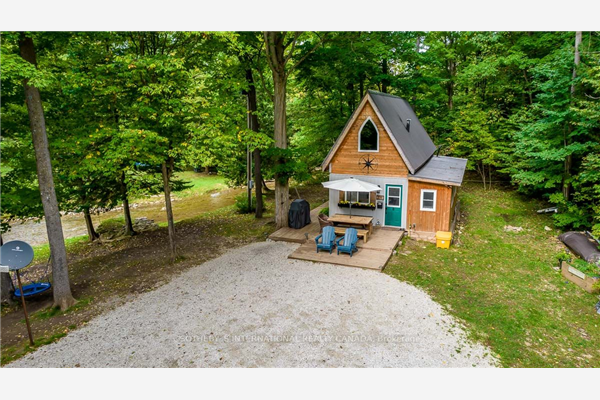 8383 9 County Rd, Clearview