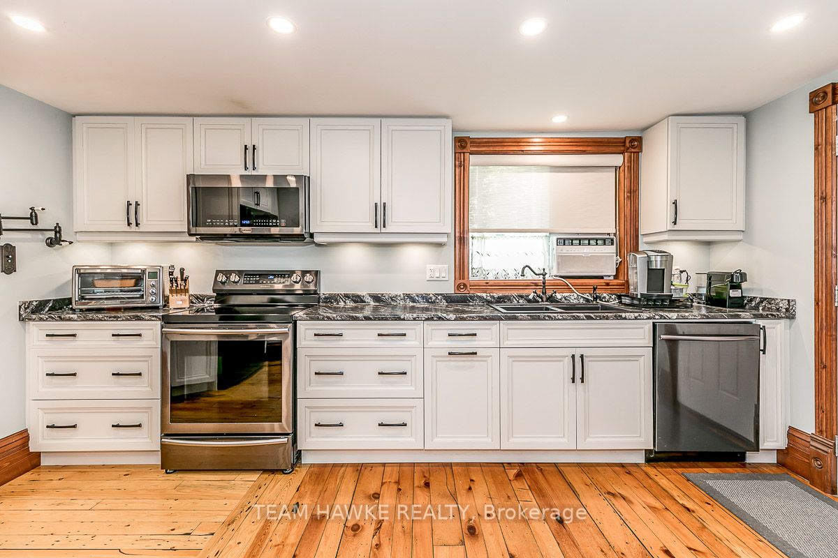 576 Dominion Ave