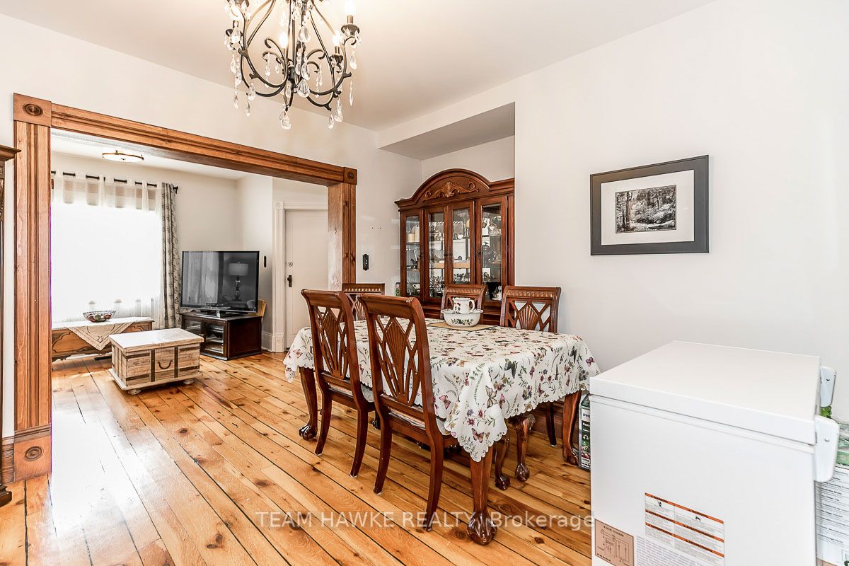 576 Dominion Ave
