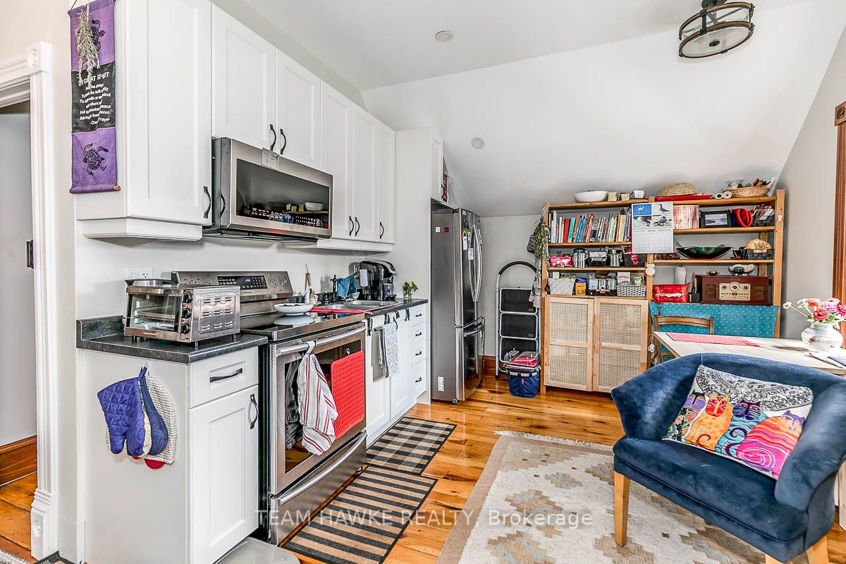 576 Dominion Ave