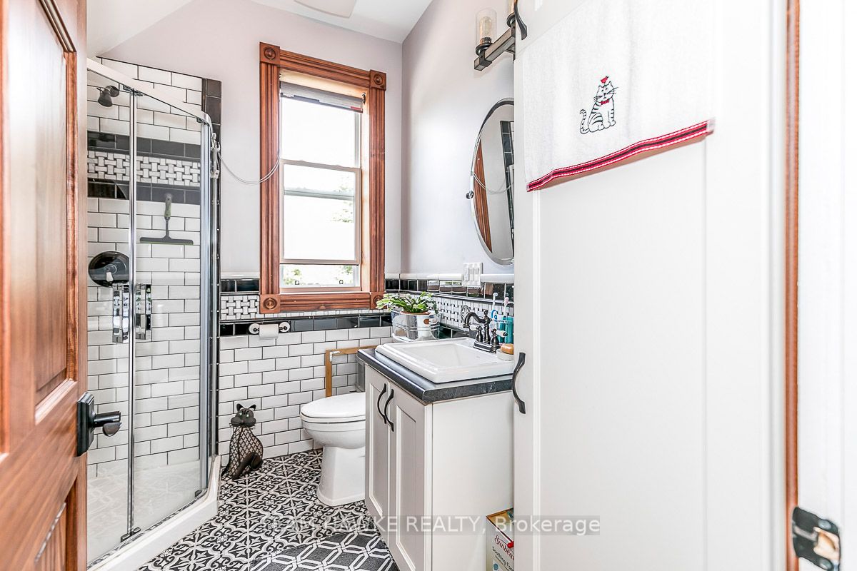 576 Dominion Ave