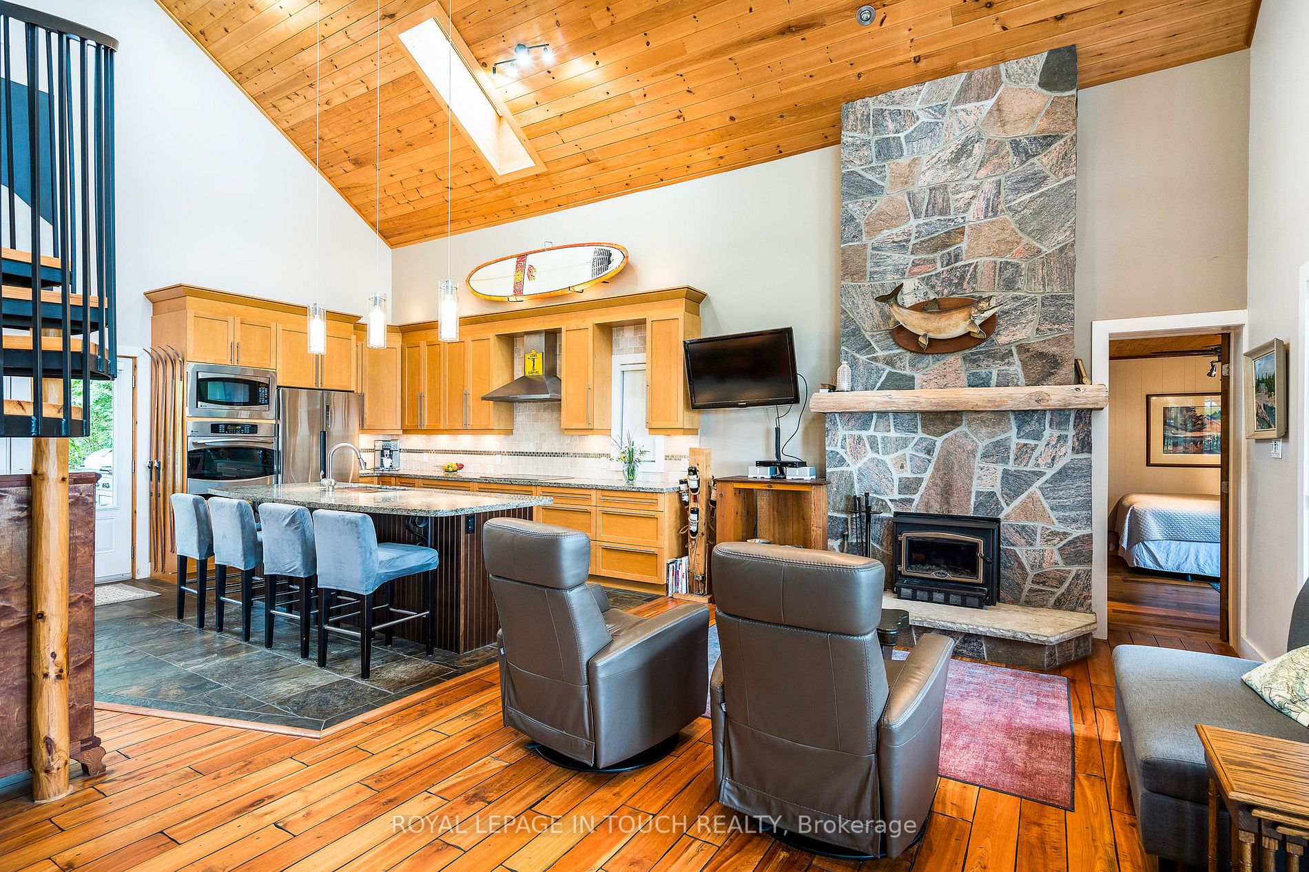 Listing S6802266 - Large Photo # 17