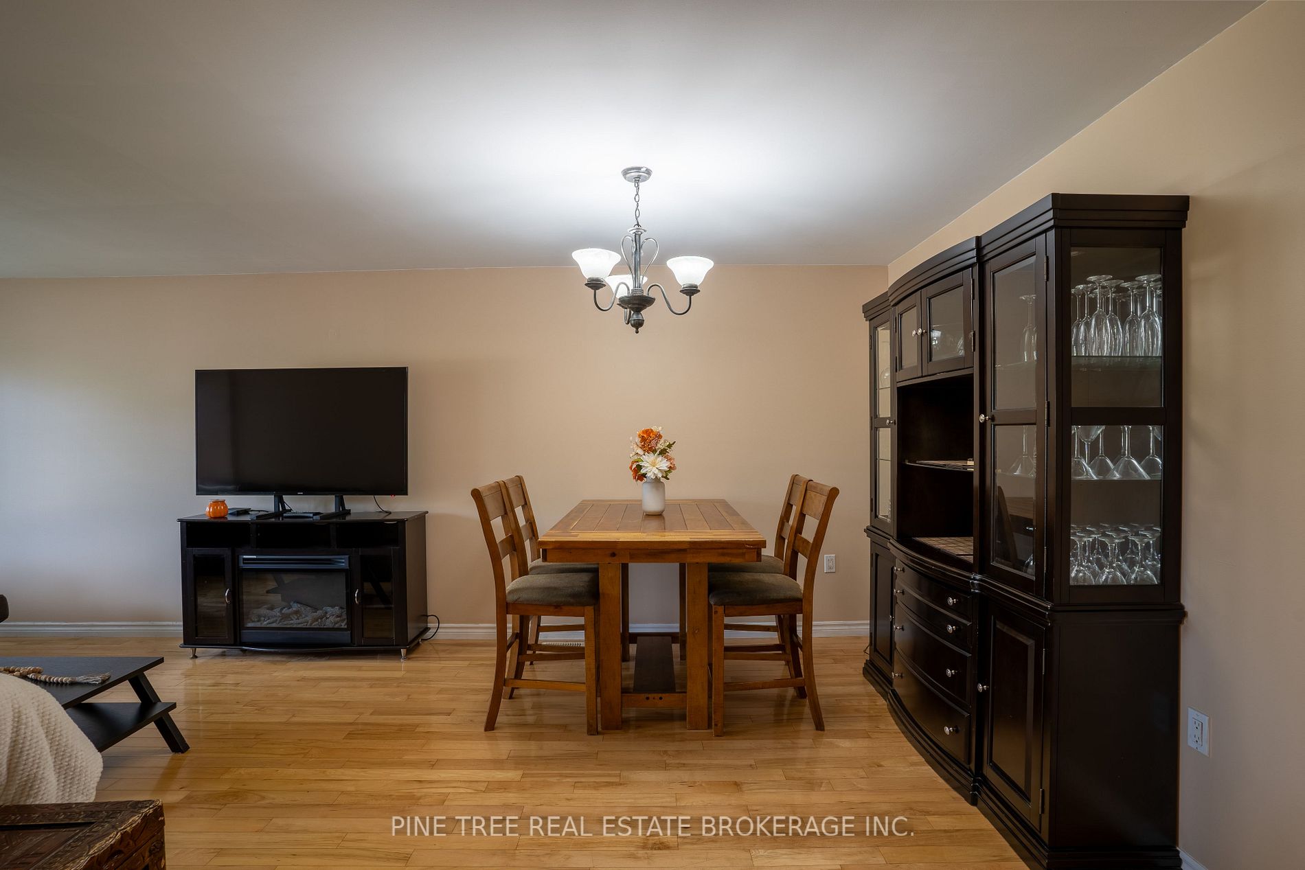 393 Grenville Ave