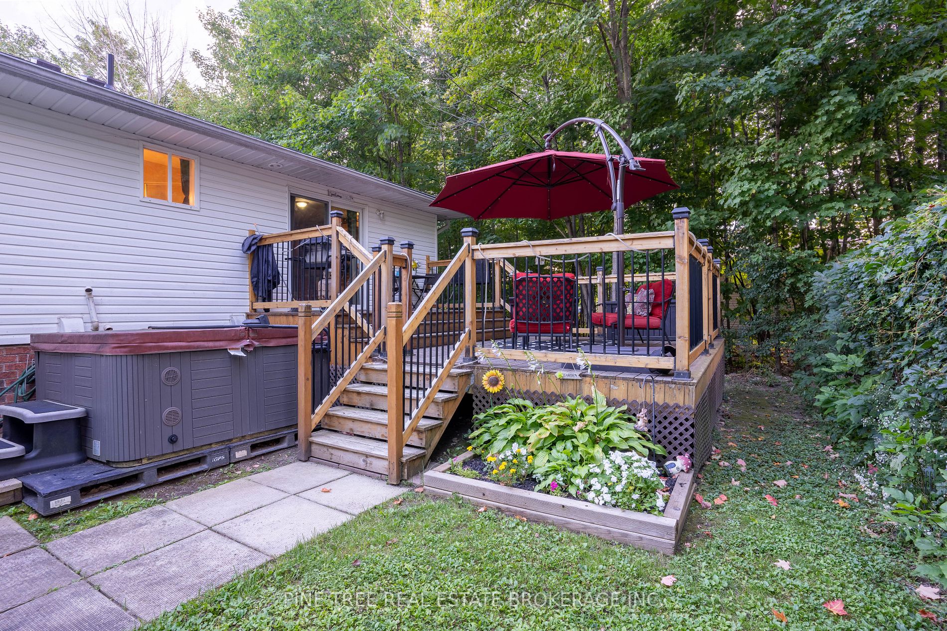 393 Grenville Ave