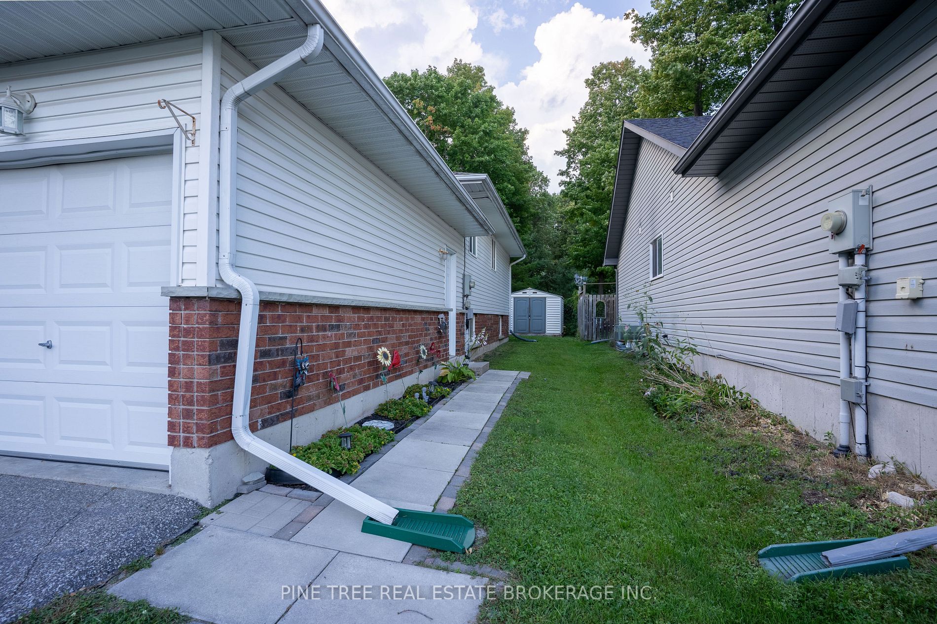 393 Grenville Ave