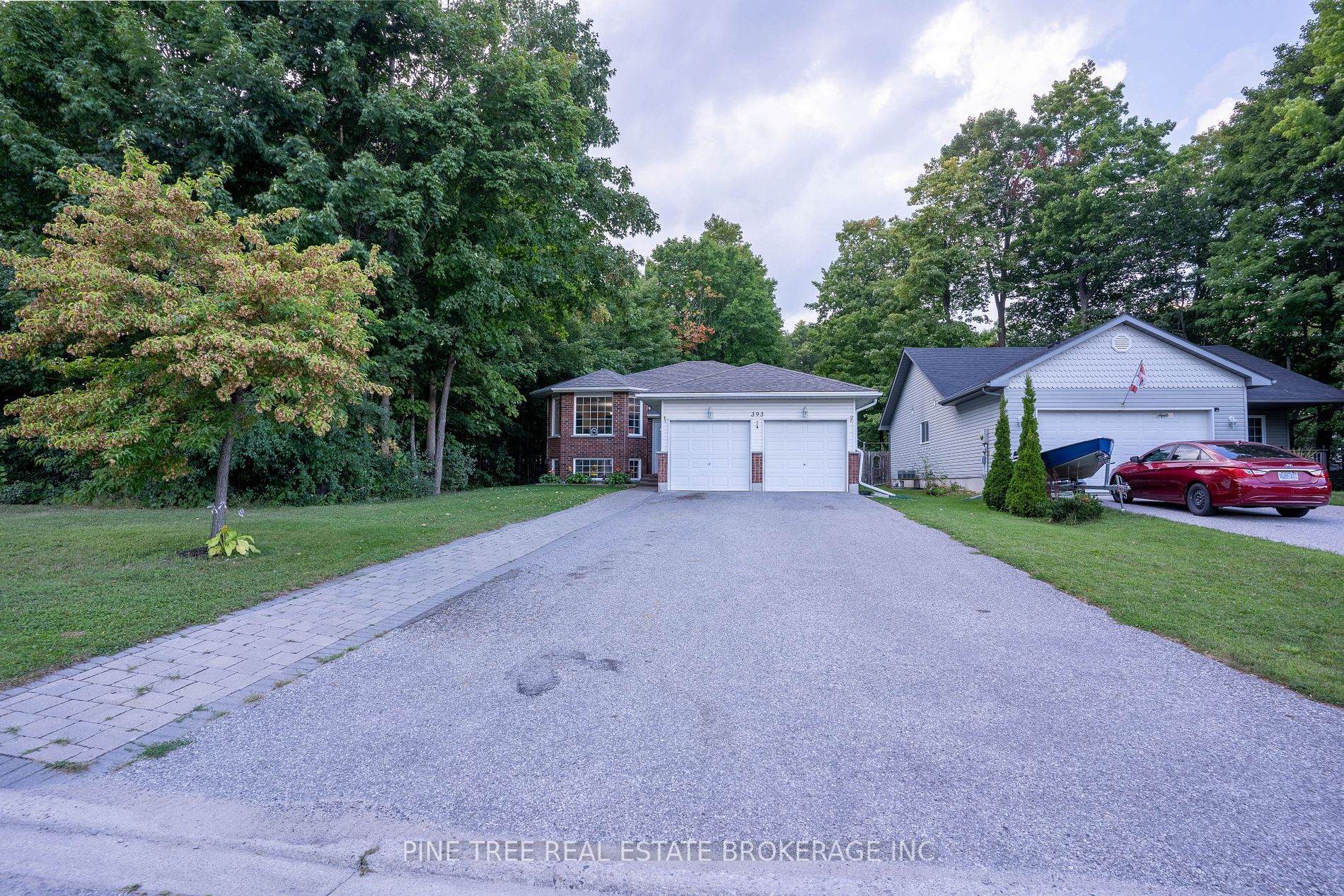 393 Grenville Ave